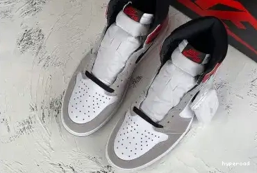 Hyperoad SMOKE JORDAN RETRO 1 LIGHT HIGH - GREY 0422